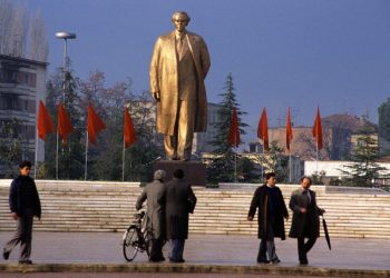 Na munde Enver, na munde…