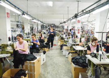 Hyn në fuqi programi për nxitjen e punësimit në periudhën e pandemisë, ja kush mund të përfitojë