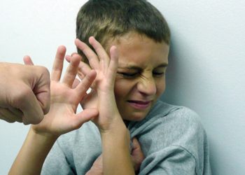 Studimi për fëmijët: Ata që përjetojnë dhunë ose traumë, plaken më shpejt