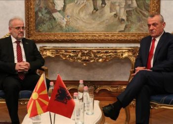 Talat Xhaferi letër falenderimi Gramoz Ruçit: Me ndihmën tuaj shqiptarët në Maqedoninë e Veriut po bëhen faktorë të rëndësishëm