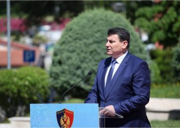 Haki Çako flet hapur: Në zonat ku po vihen zjarret duan të ndërtojnë resorte