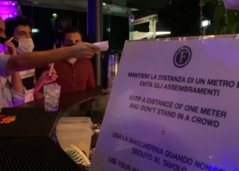 Italia mbyll diskot, në Shqipëri vijon ‘ahengu’ në bregdet