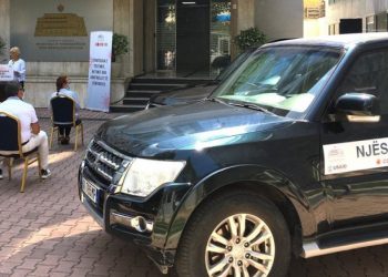 SHBA tjetër ndihmë për Shqipërinë në “luftën” ndaj COVID: Sigurojmë transport për 12 ekipe gjurmuese