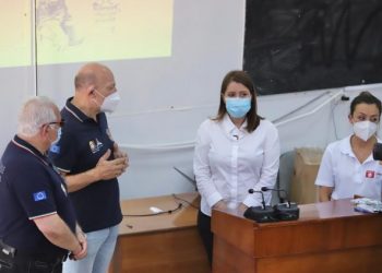 Manastirliu me ekipin e mjekëve italianë dhe shqiptarë: 400 pacientë u shpëtuan në terapinë intensive në Infektiv