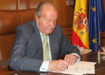 Hetimet për korrupsion/ Ish-Mbreti i Spanjës largohet nga vendi