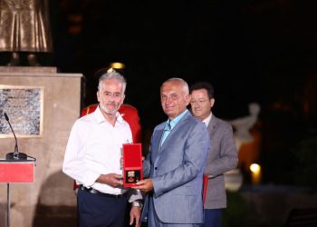 Meta “fushatë me dekorata”, nderon tre figurat e shquara të minoritetit grek: Ditë e veçantë, e kam pritur prej kohësh