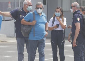 Mjekët e ardhur nga Italia “përveshin mëngët” dhe nisin punën tek Infektivi