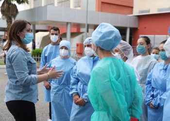 “48 personel mjekësor i shtohen QSUT-së”/ Manastirliu: Gati të hapen spitalet e tjera për përballimin e COVID