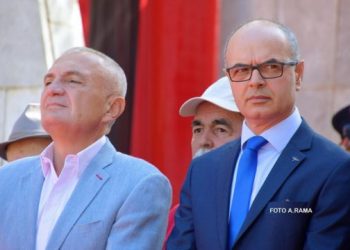 Koçi tallet me Metën: Po bëhet i gjithë populli “Nder i Kombit”, presidentit t’i ndalohet…