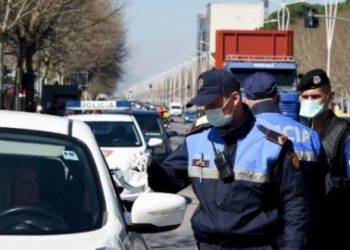 Masat antiCOVID/ Policia me “dorë të hekurt” në Vlorë e Sarandë, 3 mln lekë gjobë për administratorin që përsëriti shkeljen