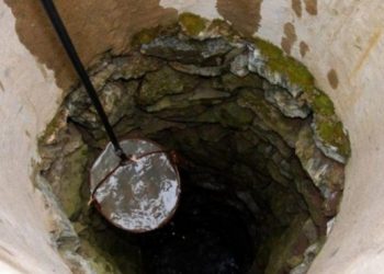 Vlorë/Hynë për të rregulluar pompën në pus, asfiksohen dy familjarë