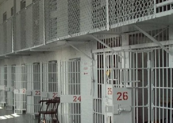 COVID-19 hyn në burgun e Zaharisë në Krujë, 13 të infektuar/ Një i dënuar përhapi virusin