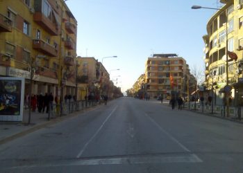 Faza e tretë e punimeve për rrjetin e ri të kanalizimeve në “Rrugën e Durrësit”, devijohet qarkullimi i automjeteve