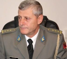 Ndarja nga jeta e komandantit të QBO, Kolonel Neshet Shena, Petro Koçi: Ushtarak i shkëlqyer, parajsa u takon burrave si ti