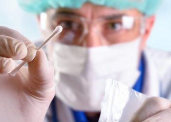 Pacienti infektohet dy herë me koronavirus, ja çfarë thonë shkencëtarët
