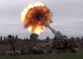 Foto/ Toka e mbushur me kufoma, dalin pamjet tragjike nga lufta mes Armenisë dhe Azerbajxhanit