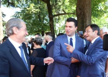 Tallja e Genc Rulit me Berishën dhe shpallja si fitore e “përgjigjies” së tij në televizionin e të birit