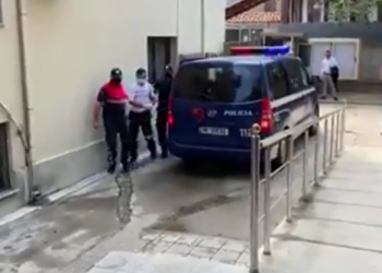 Kërcënoi se do të vetëvritej, Gjykata lë në burg 31-vjeçarin nga Fieri