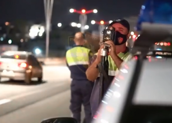 Shpejtësi “e çmendur” dhe gara në autostradë/ Policia arreston 10 drejtues mjetesh dhe heq 45 patenta