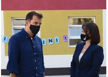 Motra e ish-ministres së PD doli kundër rifillimit të mësimit te “Jeronim de Rada”, Veliaj: Sa shkolla ndërtoi shefi i motrës tënde?