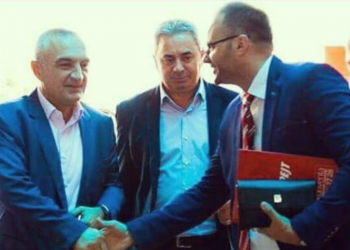 “300 euro për një provim”/ Pedagogu i arrestuar për korrupsion, koordinator i LSI në Korçë