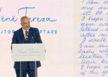 “Kemi zemër për të dashur dhe duar për të shërbyer”, Rama përshkruan Procesin e Rindërtimit me fjalët e Nënë Terezës
