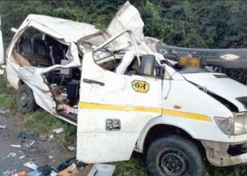 Tragjedi në futboll/ 6 futbollistë të rinj humbin jetën, pasi autobusi bie në lum