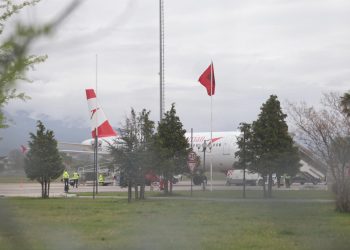Kaos në aeroportin e Rinasit/ Jepet alarmi për bombë, Autoriteti i Aviacionit Civil: Test për sigurinë