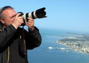 E papritur! Ndërron jetë fotografi i njohur shqiptar, Arben Celi