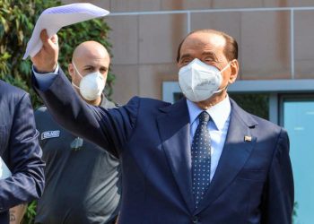 Një ditë pasi festoi 84-vjetorin e lindjes, Berlusconi fiton betejën me koronavirus