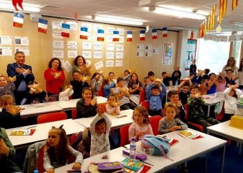 Nis shpërndarja e 17.000 teksteve shkollore për nxënësit shqiptarë në diasporë, Cakaj: Kontribut për ruajtjen e kulturës