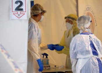 Pandemia e COVID/ Gjobë deri në 10 mijë paund për ata që nuk vetëizolohen në Britani
