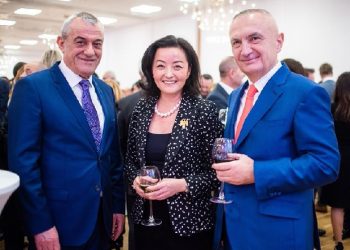 Yuri Kim thirrje Metës dhe Ruçit: Bashkëpunoni për ngritjen e Gjykatës Kushtetuese brenda vitit