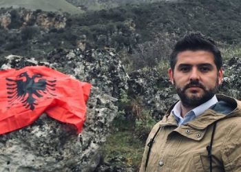 Bisedimet me fqinjët duhet të nisin me çështjen çame