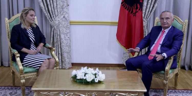 Kryetarja e LSI, Monika Kryemadhi gjate nje takimi me Presidentin, Ilir Meta, ku diskutuan mbi daten e zgjedhjeve te ardhshme parlamentare. Ajo beri te ditur se do te zbatojne cdo dekret te presidentit per te caktuar nje date te zgjedhjeve./r/n/r/nChairwoman of SMI, Monika Kryemadhi during a meeting with the President, Ilir Meta, where they discussed the date of the next parliamentary elections. She announced that they will implement every decree of the president to set an election date.