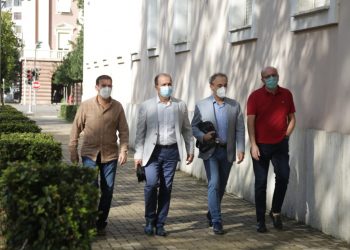 Përfaqësuesit e mjekëve në Kryeministri/ Takim me ministren Manastirliu dhe drejtorin e QSUT
