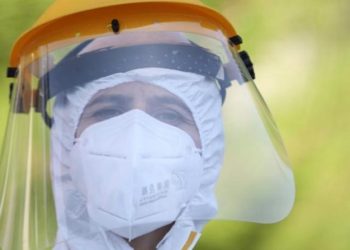 Doktoresha feston ditëlindjen tek Infektivi/ Rama: Prej 6 muajsh në luftë me Covid-19