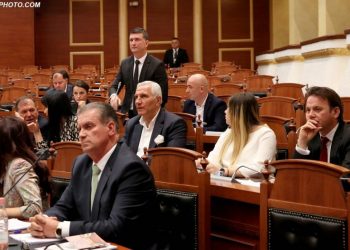 Zbardhet drafti i Opozitës së re për ndryshimet e Kodit Zgjedhor: Pragu elektoral të jetë 1%…