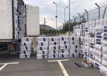 Pa pulla fiskale, sekuestrohen 636 mijë paketa cigare kontrabandë në Hanin e Hotit