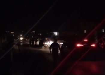 E rëndë në Fier! Një djalë i ri mbyllet në shtëpi dhe tenton të vrasë veten, policia rrethon banesën
