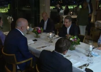 Darkë në Athinë/ Rama pas takimit me Mitsotakis: Marrëdhëniet e shkëlqyera mes dy vendeve janë busulla jonë!