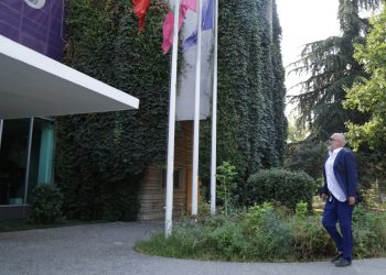 Rama 2 orë mbledhje me drejtuesit politikë të PS në qarqe: Urdhëri që la për krerët e institucioneve