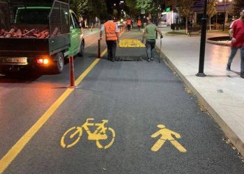 FOTO/ Transformohet “Rruga e Durrësit”, trotuare të rinj dhe koncept i ri lëvizjeje