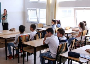 Me maska e masa të rrepta/ Arsimi 9-vjeçar, në shkollë 126 mijë nxënës më pak se një dekadë më parë