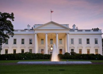 Shtëpia e Bardhë lajmëron nisjen e takimit për marrëveshjen Kosovë-Serbi, i pranishëm edhe Donald Trump