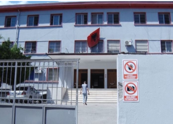 COVID “futet” edhe në spitalin psikiatrik të Elbasanit/ Infektohet kryeinfermierja, alarm për qindra pacientë