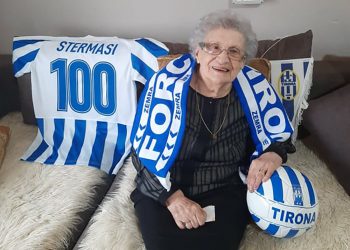 Një shekull krenari për Tiranën! Bashkëshortja e legjendës Selman Stërmasi mbush 100-vjeçe