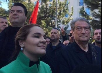 A po aplikon opozita shqiptare modelin malazez që mundi Gjukanoviçin: Ngjashmëritë dhe diferencat