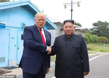 Kim Jong-un “letër dashurie” për Trump: Obama ishte një tr*p, nuk e harroj momentin kur mbaja fort dorën tuaj