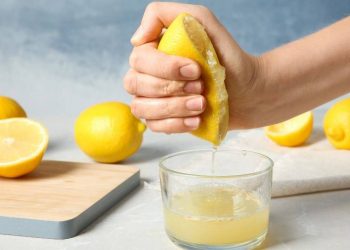 6 magjitë e ujit me limon dhe si ta përgatisni në mënyrën e duhur